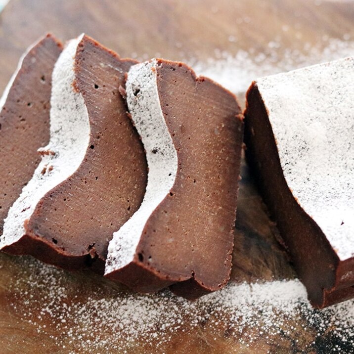 パウンド型でメレンゲなし!生チョコ風ガトーショコラ